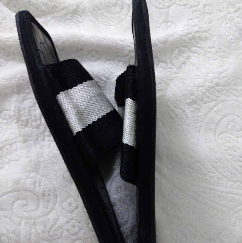 Authentic Gucci Slides - Picture 8 of 8